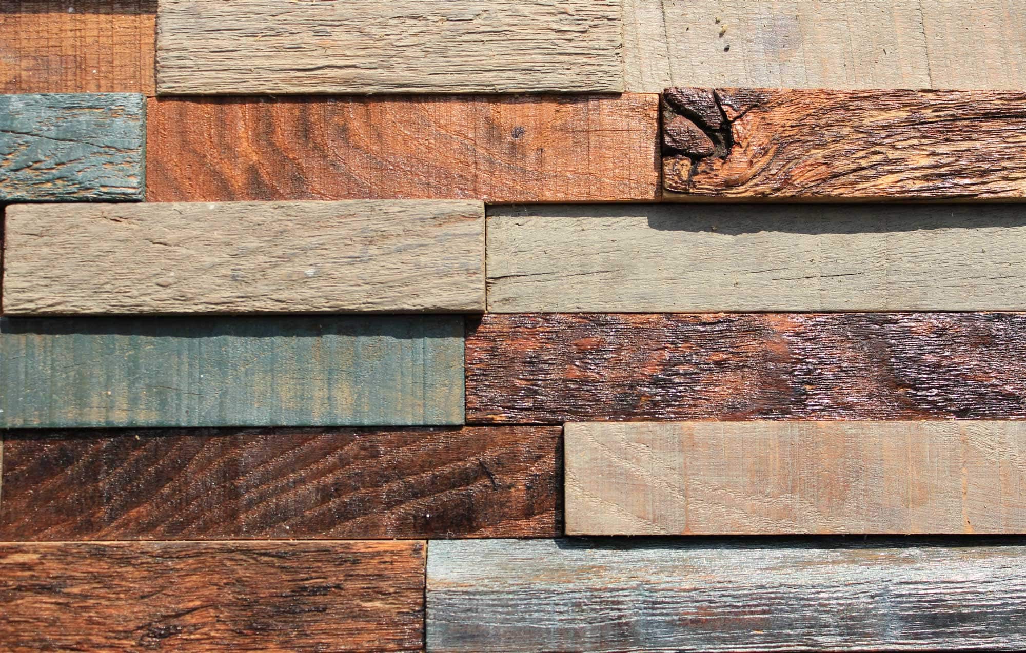 wandpaneele-holz-alte-kastanie-recycelt-sand-sea