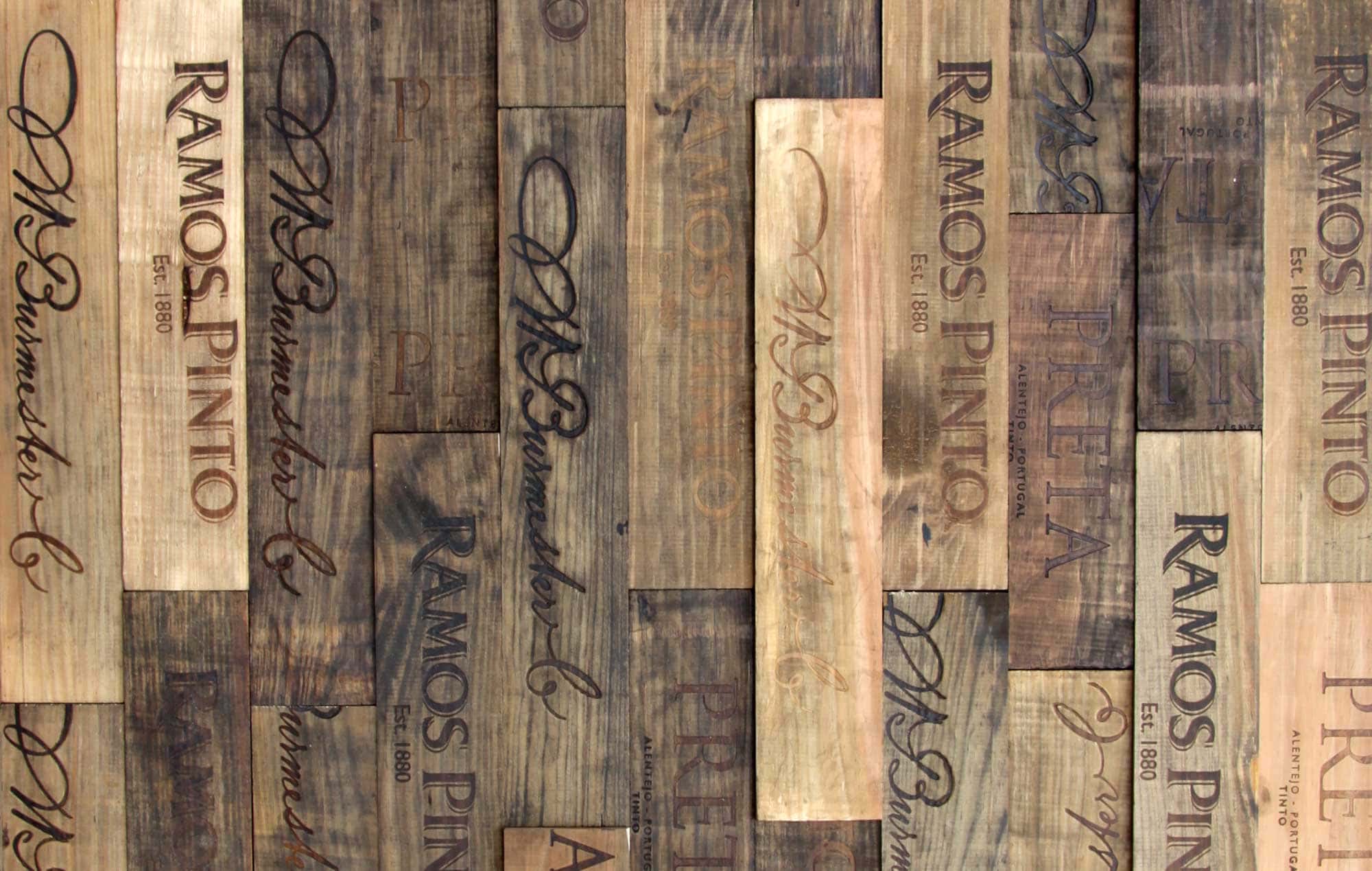 wandpaneele-holz-gravierte-pinie-horizontal-print