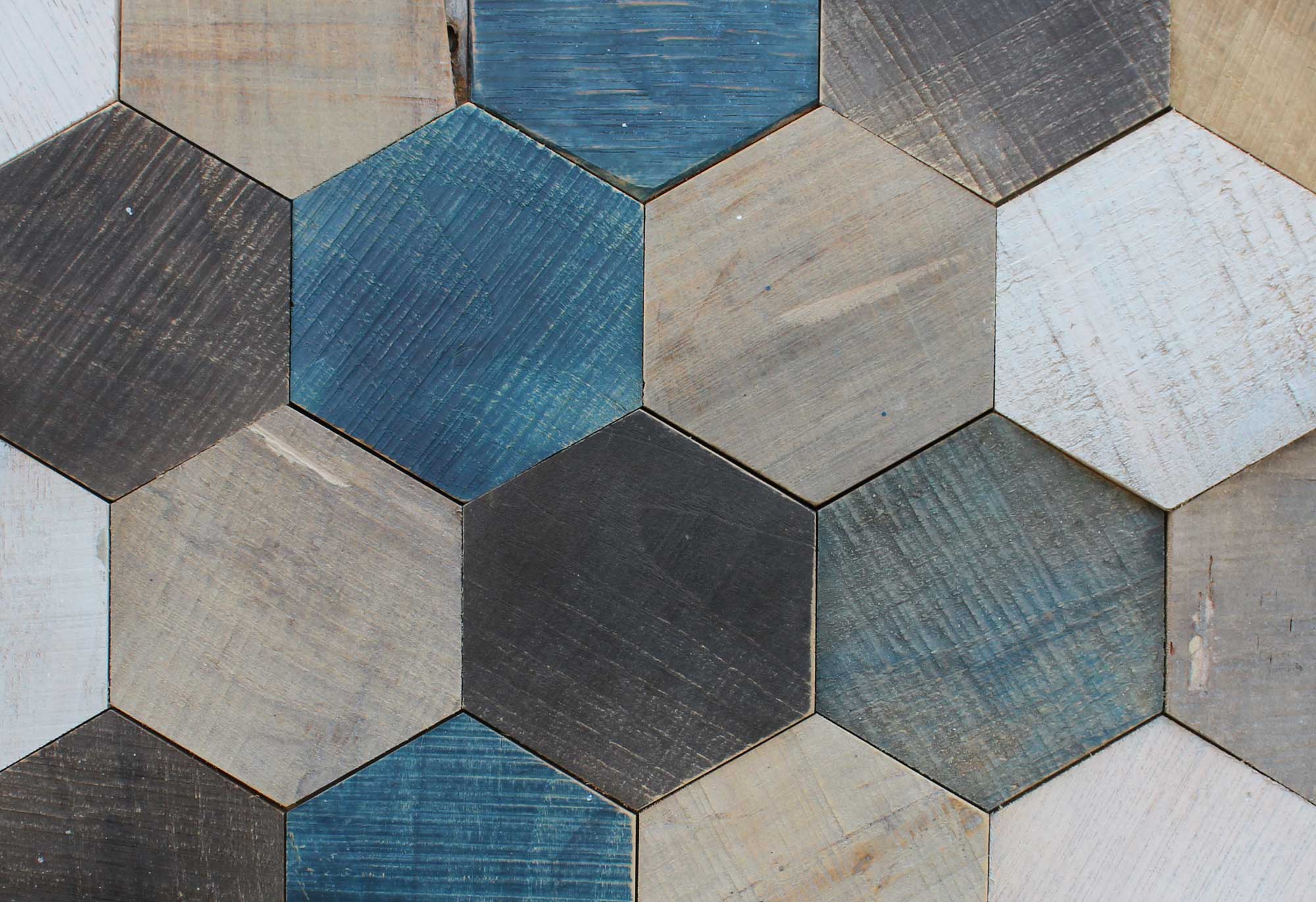 holzpaneele-pinie-eiche-und-kastanie-hexagon-woods