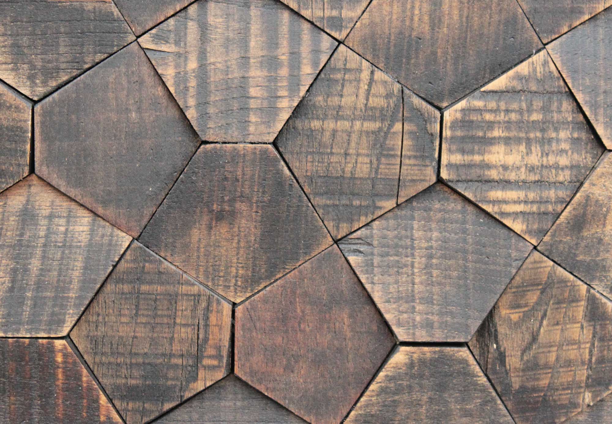 wandpaneele-holz-kastanie-lizard-suprize
