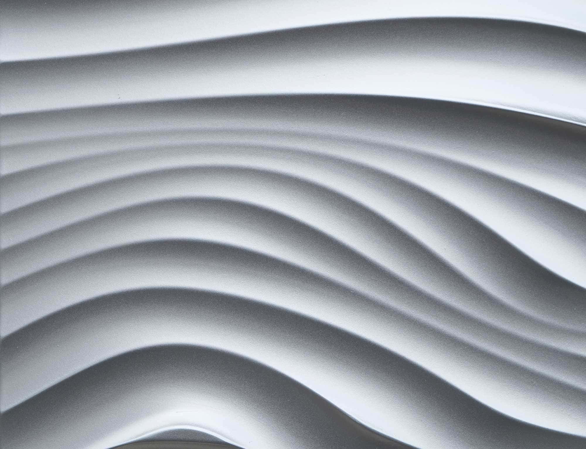 3d-wandpaneele-mdf-texturiert-silber-lackiert-kurvenkick