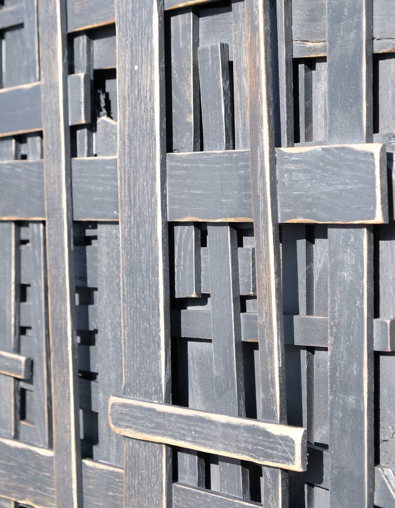 wandpaneele-holz-eukalyptus-lasiert-locked-forever-schwarz-seitlich
