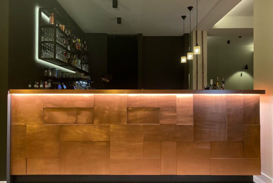 Wandpaneele-Impressionen---Theke-im-Frankfurter-Cafe--2