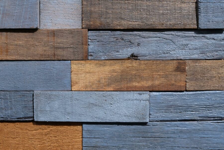 wandpaneele-holz-alte-kastanie-recycelt-chestnut-blue