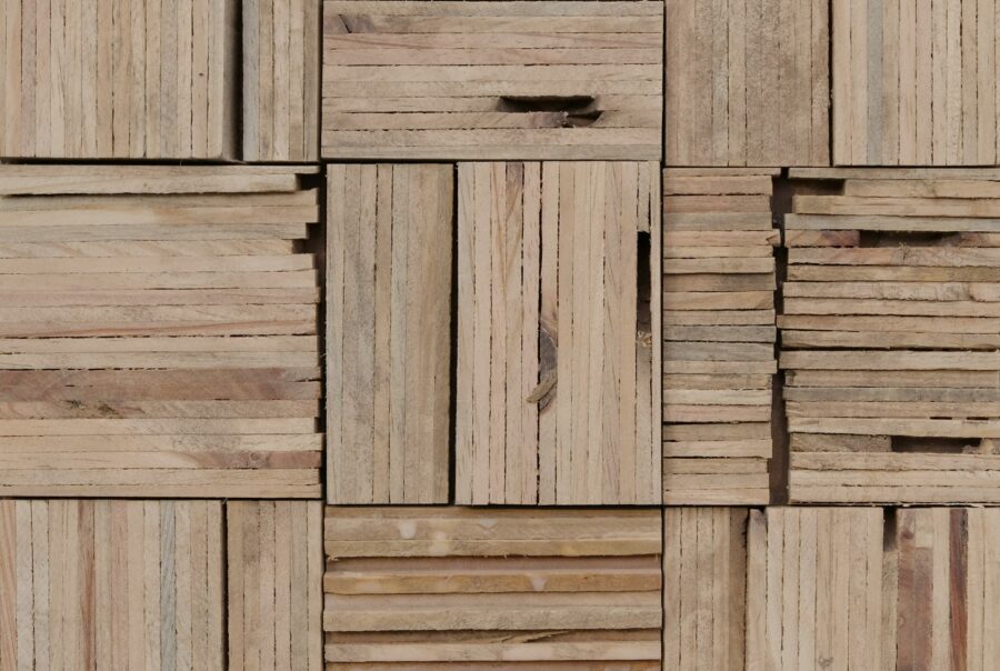 wandpaneele-holz-pinie-lackiert-kleinholz-pur
