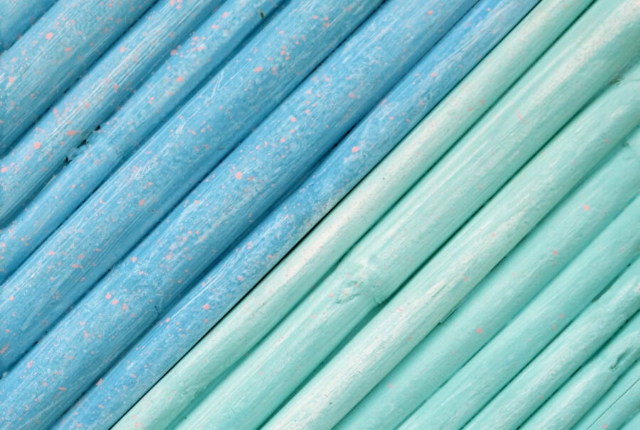 wandpaneele-holz-bambus-gruen-bau-lackiert-kontaki-blau-gruen