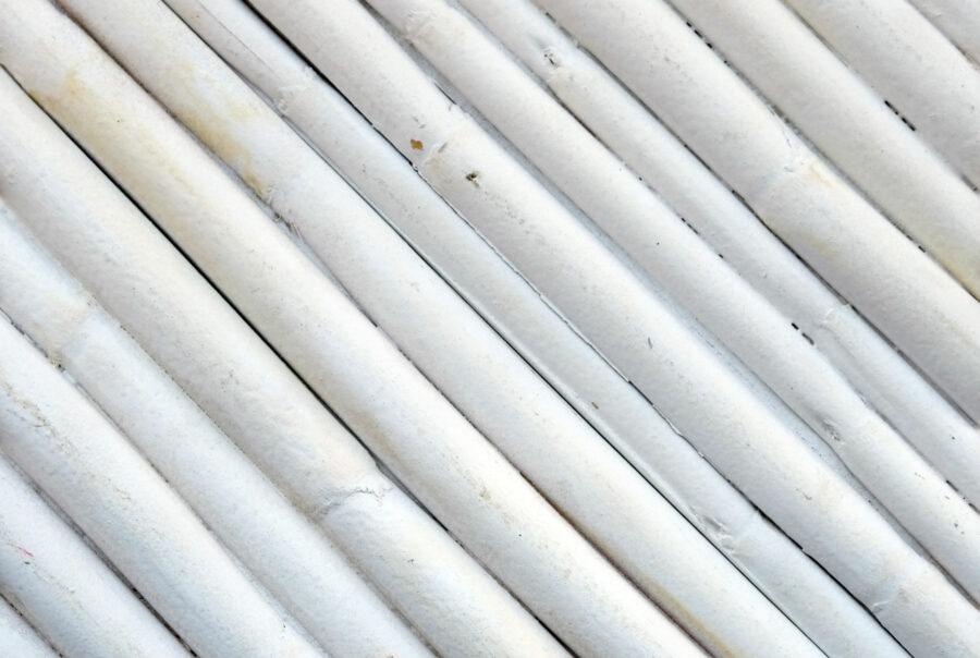wandpaneele-holz-bambus-weiss-lackiert-kontaki-weiss