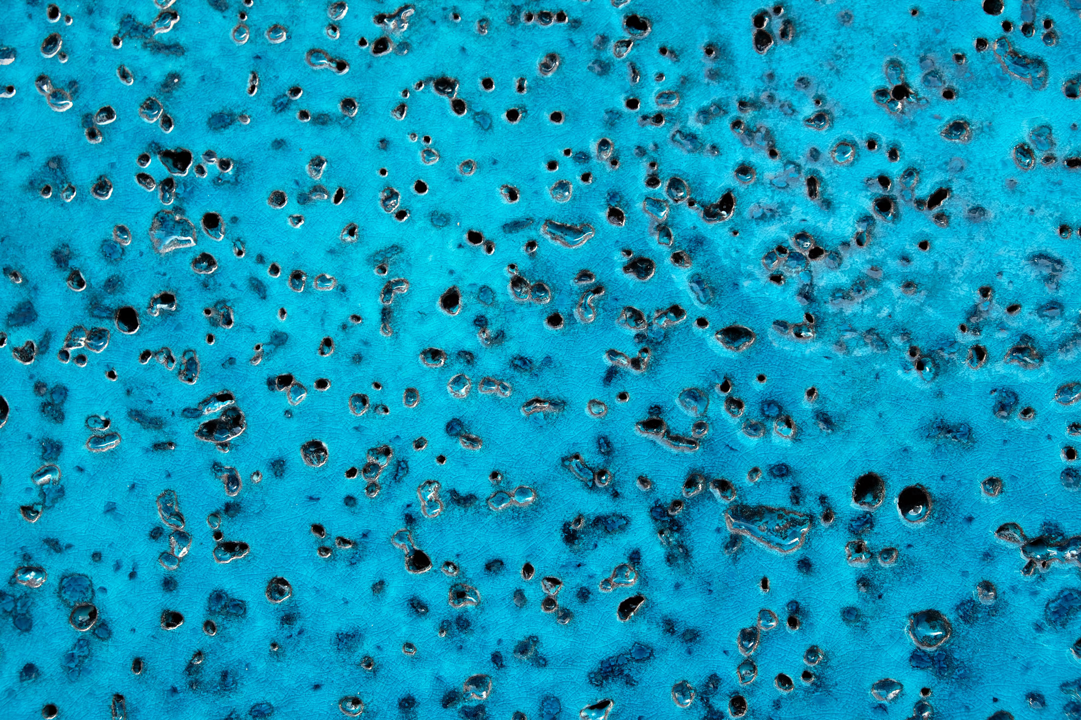wandpaneele-keramik-lavastein-blau-glasiert-shining-magma