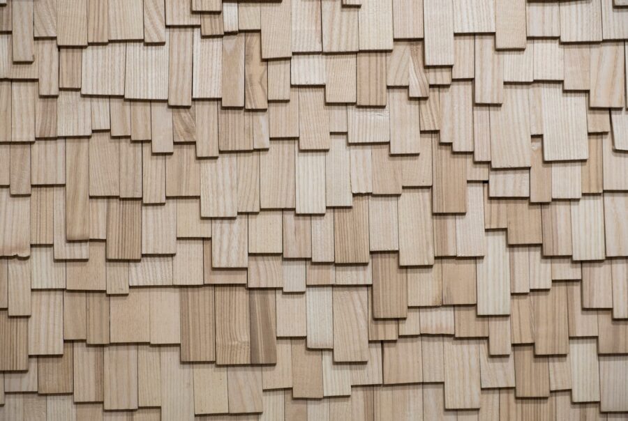 wandpaneele-holz-eiche-natur-kaskadenwand-hell