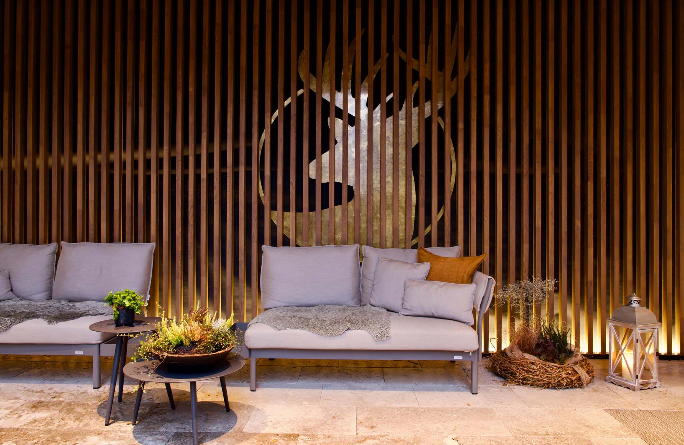 thekenfront-moebelbau-aus-messing-wellness-hotel