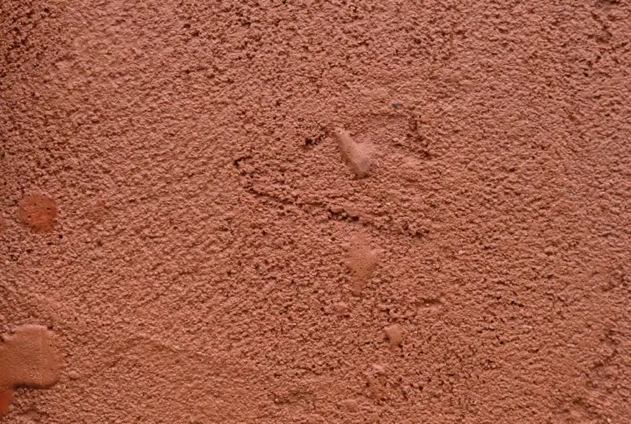 glatt-wandpaneele-keramik-recyceltes-terracotta-als-granulat-seitlich