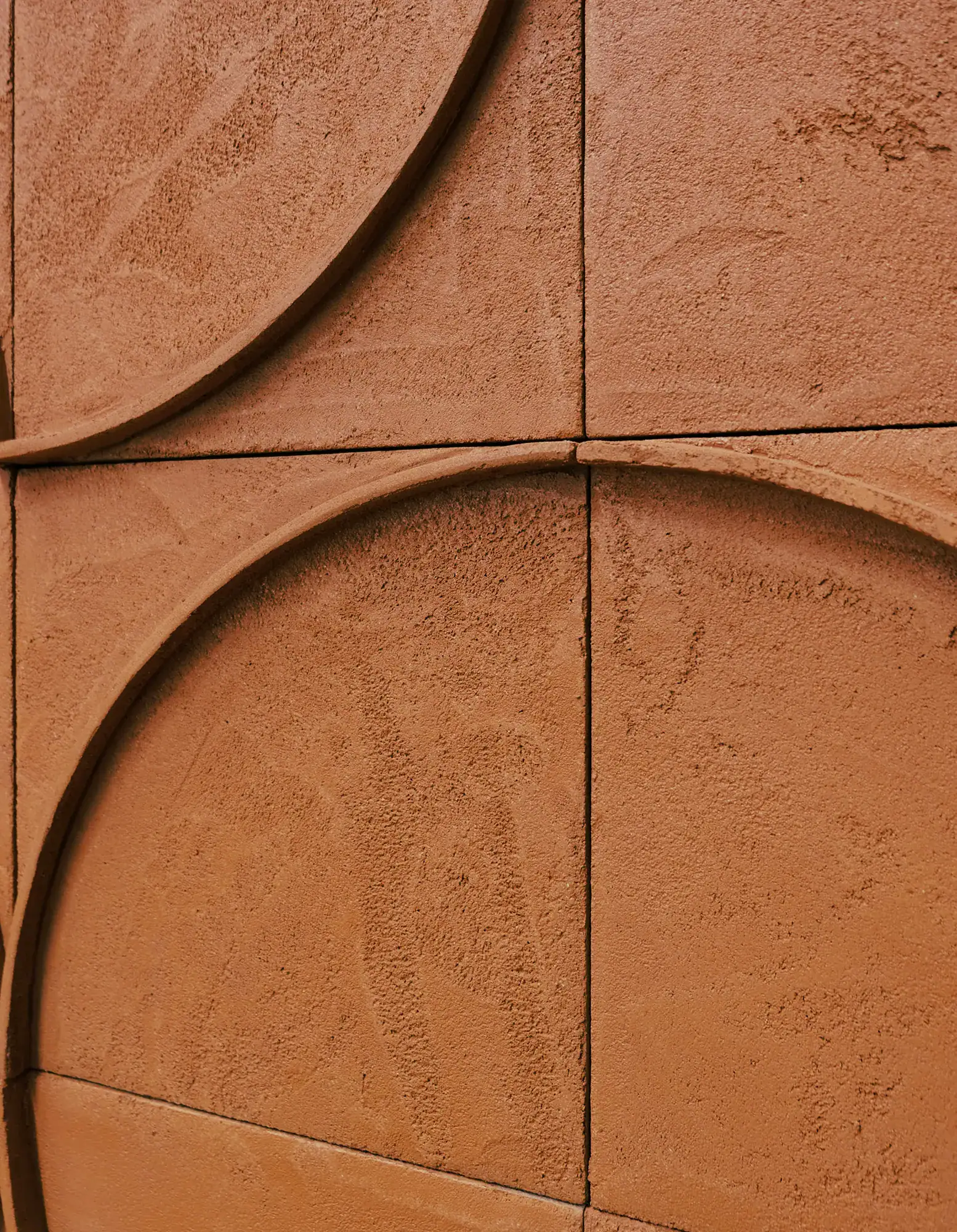 open-minded-wandpaneele-keramik-terracotta-granulat