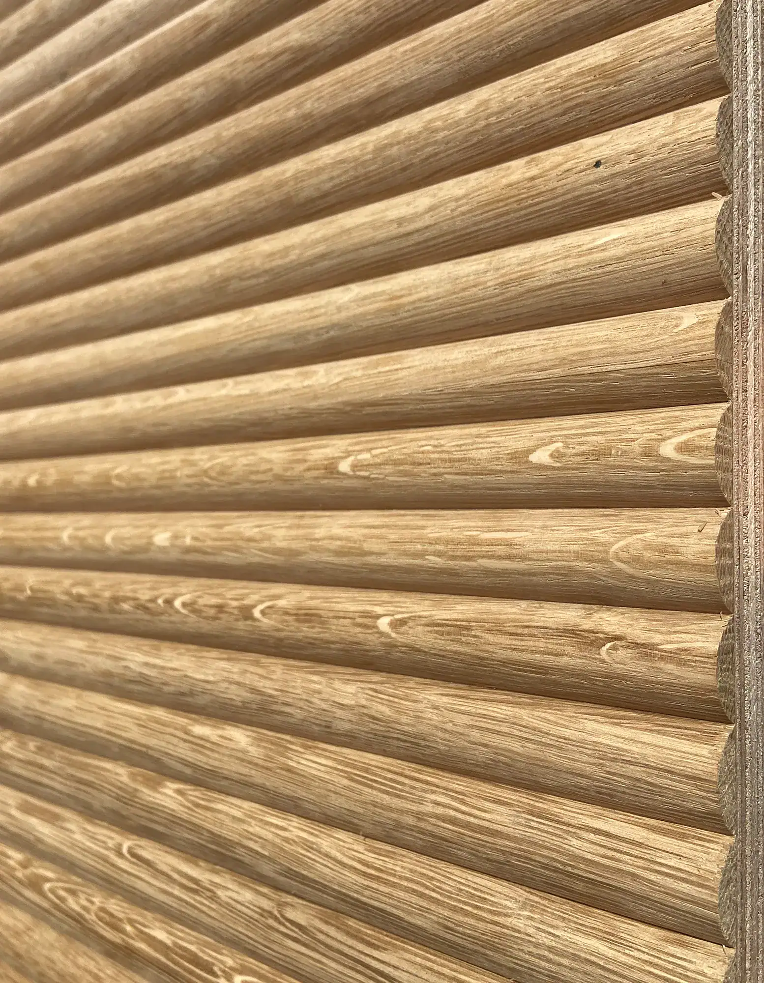 shut-shok-wandpaneele-holz-eiche-auf-mdf-natur-baige-seitlich