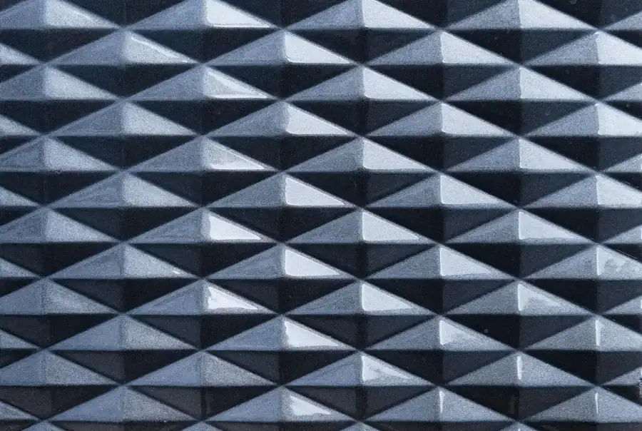 ueber-dreiecken-3d-wandpaneele-mdf-texturiert-lackiert