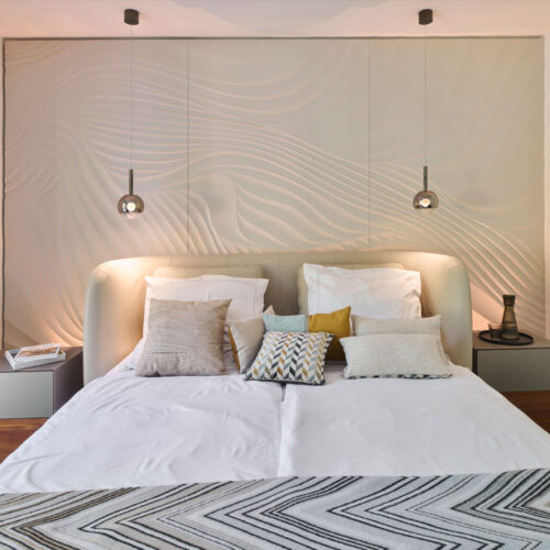 schlafzimmer-wandgestaltung-inspiriert-von-der-ruhe-der-kueste-1