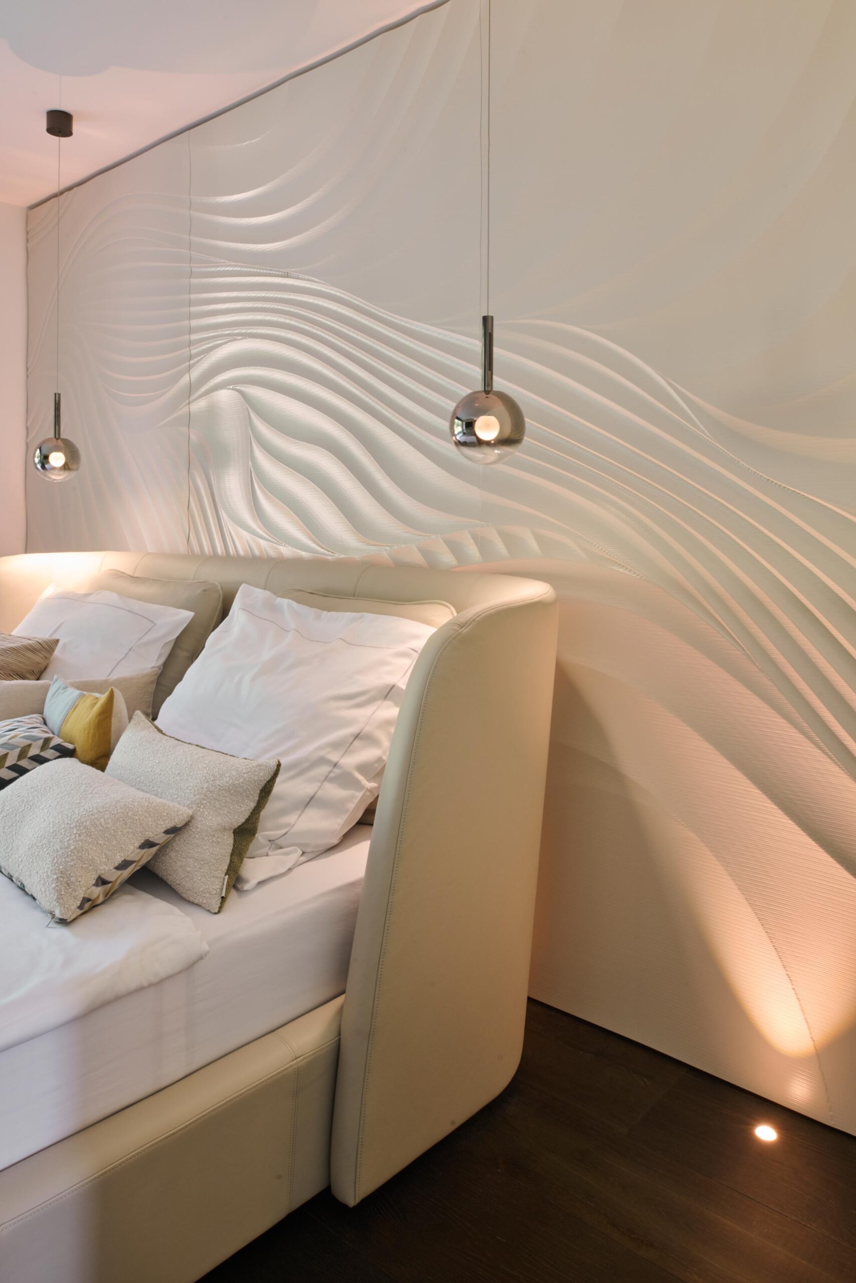 schlafzimmer-wandgestaltung-inspiriert-von-der-ruhe-der-kueste-1